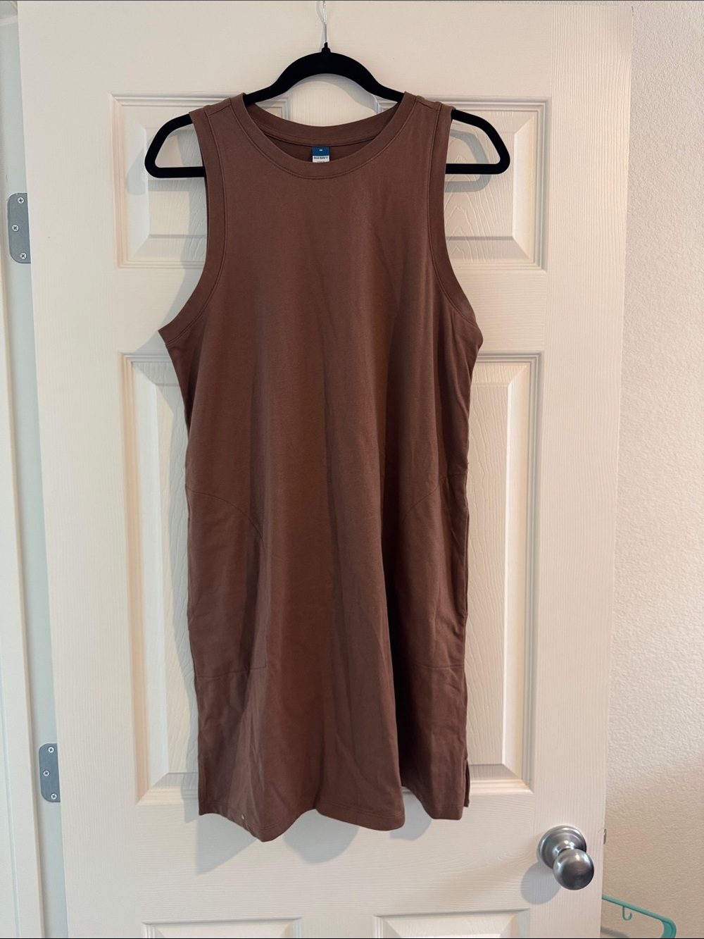 Old navy Round-Neck Tank Dress in Brown. Size M